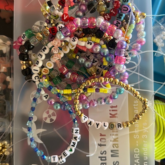 Taylor Swift friendship bracelets set - Picture 1 of 1